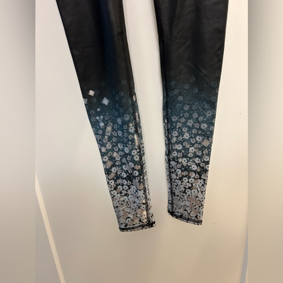 Alo Yoga Air Brush Black Brilliance High Rise Leggings - Picture 4 of 10